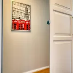 - Haus B, App 0b0812 *